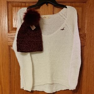 Hollister Women's White Sweater